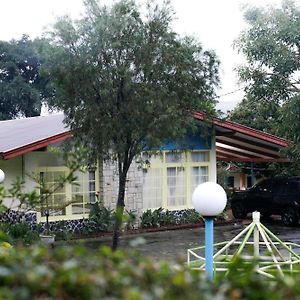 Rumah Engkong Villa & Studio Bandungan Exterior photo