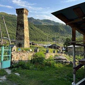 Guesthouse Lirde-Საოჯახო Სასტუმრო Ლირდე Ushguli Exterior photo