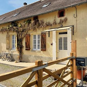 Gite Le Lattier Vila Lussac-Les-Eglises Exterior photo