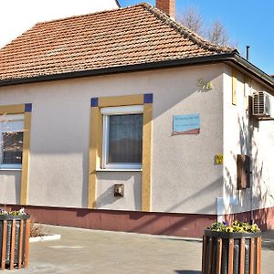 Tömörkény Vendégház Hotel Mórahalom Exterior photo