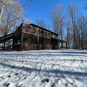 Rock Stalls Lodge Hocking Hills Logan Exterior photo