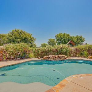 Sunny Stephenville Home With Pool 4 Mi To Downtown Exterior photo