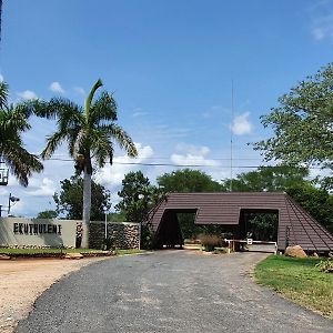 Ekuthuleni River Front Chalets Hoedspruit Exterior photo