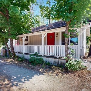 Quaint Quincy Cottage Exterior photo