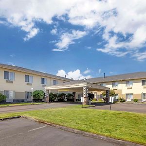 Comfort Suites Near Vancouver Mall Exterior photo