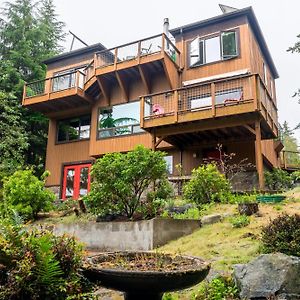 Stylish Deception Pass Retreat With Bay Views Vila Oak Harbor Exterior photo