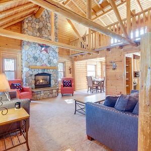 Interlochen Cabin With Fireplace - Near State Park! Vila Exterior photo