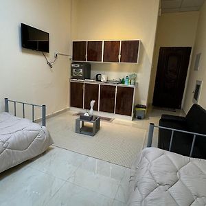 شقة سبعة و سبعين Apartamento Sinadil Exterior photo