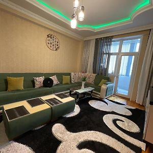 Cozy Apt With A Spacious Sofa For A Long Stay Baku Exterior photo