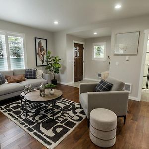 Master Suite With King Size Bed. Tacoma Exterior photo