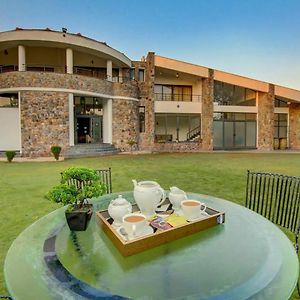 Moon House Farm Vila Manesar Exterior photo