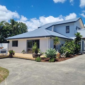 The Sun Trap In Mangawhai Heads Vila Exterior photo