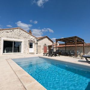 Maison Familiale Avec Piscine Privee Et Jardin Pour 11 Pers - Fr-1-653-265 Vila Magnac-Lavalette-Villars Exterior photo