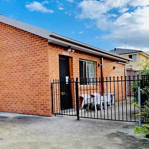 Belmore Affordable 2 Bedroom Granny Flat Sidney Exterior photo