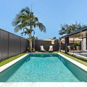 Hampton Boho Holiday Retreat - Pool & Endless Fun Near Theme Parks Vila Pimpama Exterior photo