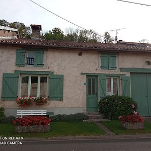 Gite Familial Spacieux Avec Cheminee, Jardin Et Terrasse, Proche De Verdun Et Bar-Le-Duc - Fr-1-585-69 Vila Reffroy Exterior photo