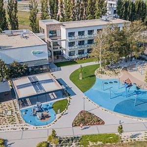 Penzión Thermalpark Hotel Dunajská Streda Exterior photo