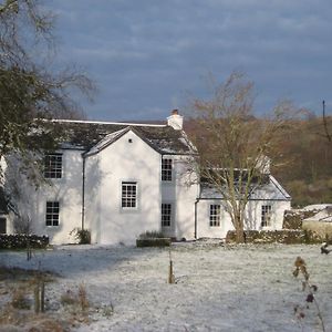 Riverside House Vila Thornhill  Exterior photo