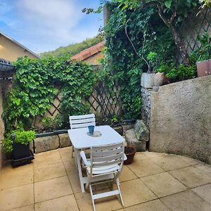 Little Atypical House With Private Terrace Apartamento Saint-Benoît-des-Ondes Exterior photo