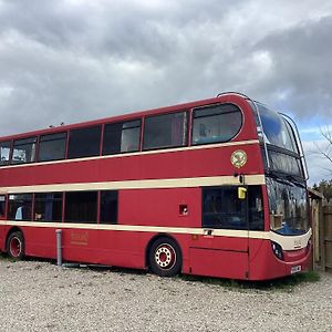 Archie The Double Decker Bus Apartamento Tain Exterior photo