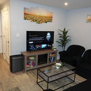 Cozy, Comfortable, Convenient - Your Ideal 2Br Stay Saskatoon Exterior photo