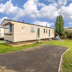 8 Berth Spacious Dog Friendly Caravan, Near Great Yarmouth In Norfolk Ref 10004G Hotel Belton with Browston Exterior photo