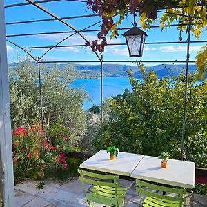 Studio Avec Terrasse Et Jolie Vue Sur Le Lac Apartamento Sainte-Croix-de-Verdon Exterior photo