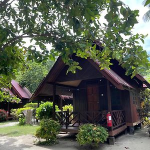 The Reef Chalet - Perhentian Besar Hotel Kampong Pasir Hantu Exterior photo