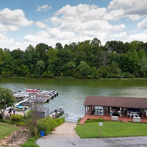 Boardwalk Hotel On Lake Anna By Kasa Mineral Exterior photo