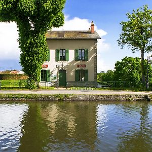 Maison Eclusiere Avec Vue Sur Loire - Gite Cycliste Authentique - Fr-1-590-512 Acomodação com café da manhã Briare Exterior photo