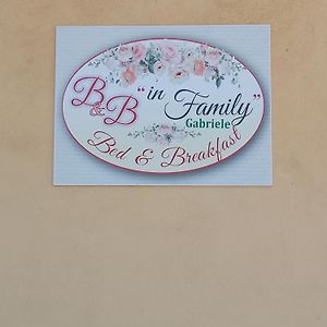 B&B In Family Gabriele Crotone Exterior photo