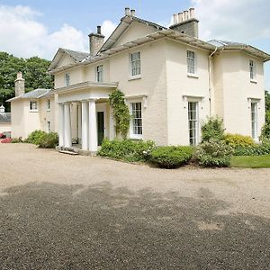 The Coach House Vila Yaxham Exterior photo