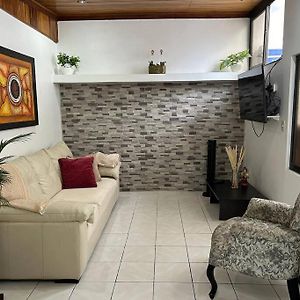 Sjo Airport 4 Min Free Parking Apartamento Alajuela Exterior photo