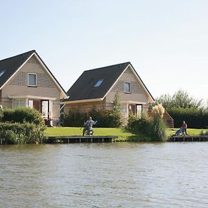 Beautiful house with jetty near IJsselmeer Vila Medemblik Exterior photo