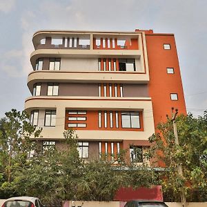 Super Hotel O Siddharth Inn Gandhinagar Exterior photo