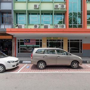 Capital O 89344 Labuan Avenue Hotel Exterior photo