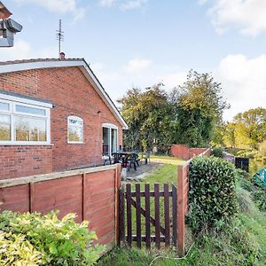 Heritage Wharf Vila Mow Cop Exterior photo