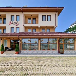 Айляк Клуб Хисаря Hotel Exterior photo