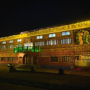 Benzy Palace Resort Māvalli Exterior photo