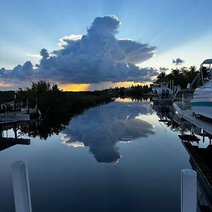 Star Room Dormitory Room Barnacle Bed And Breakfast Big Pine Key Exterior photo