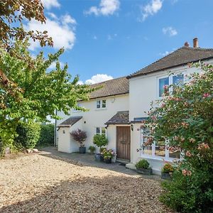 4 Bed In Ningwood Ic048 Vila Newbridge  Exterior photo