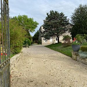 Domaine De La Perthuiserie Acomodação com café da manhã Saint-Porchaire Exterior photo