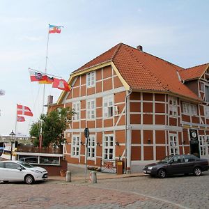 Zum Alten Schifferhaus Aparthotel Lauenburg Exterior photo