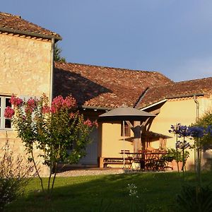 La Chambre Des Marronniers Acomodação com café da manhã La Romieu Exterior photo