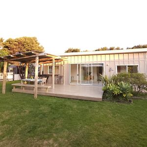 Stylish Seabreeze Getaway Vila Mangawhai Exterior photo