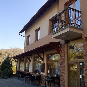 Penzion Majak Hotel Banská Bystrica Exterior photo