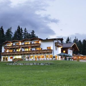 Familienhotel Moos-Alm Lienz Exterior photo