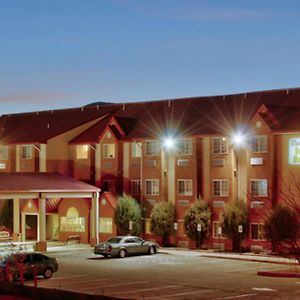 Western Skies Inn & Suites Los Lunas Exterior photo