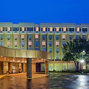 Ramada Plaza By Wyndham Cranbury/S Brunswick Hotel & Conf Ctr Jamesburg Exterior photo