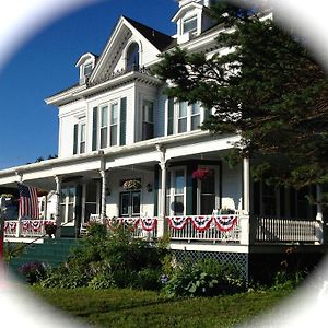 Center Harbor Sutton House B & B Exterior photo